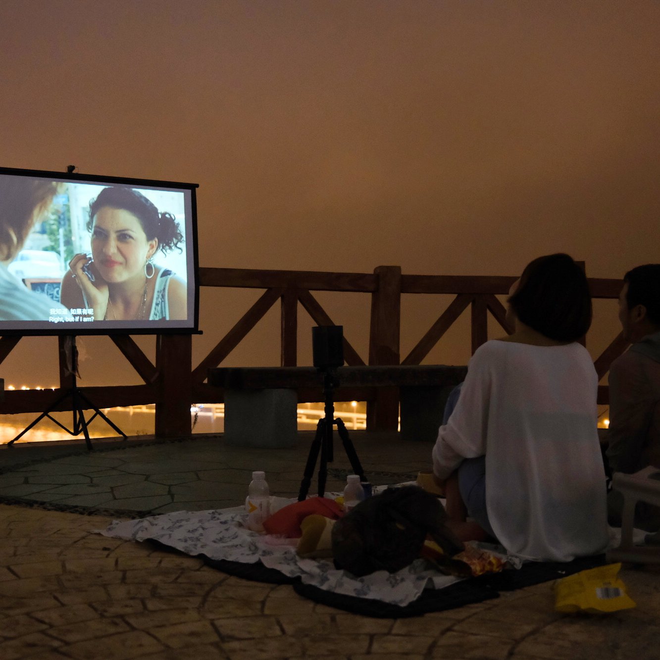 MoGo Pro+ - Miniproyector Full HD 1080p- Pequeño y claro